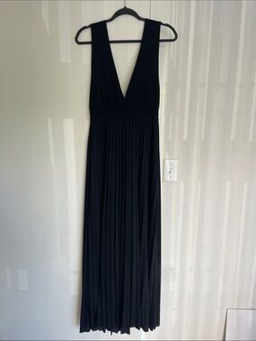 Elegant V-Neck Maxi Dress